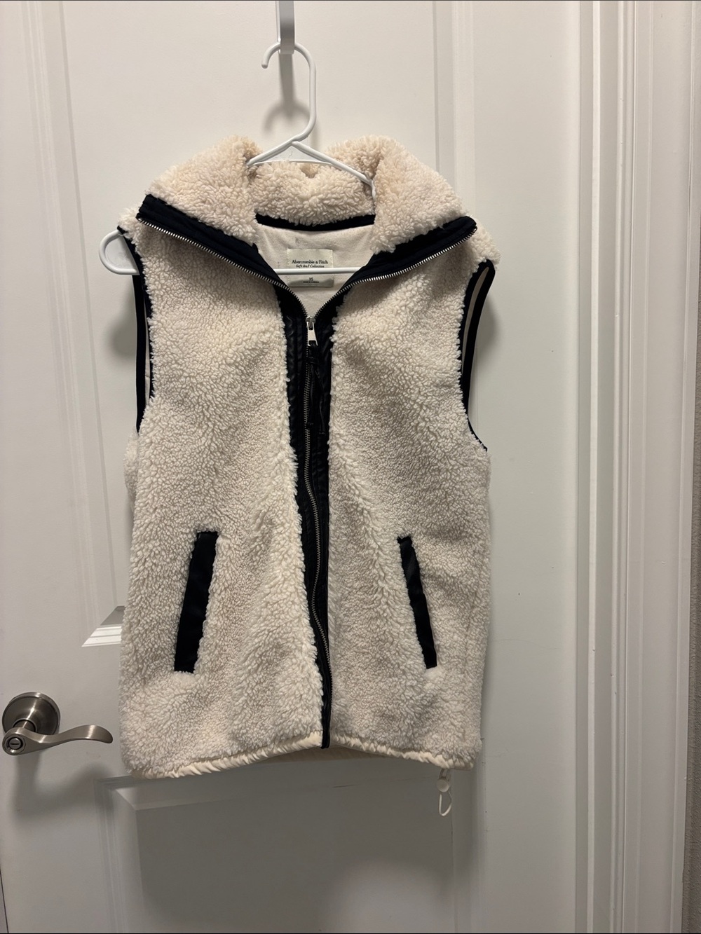 Abercrombie & Fitch Cream Sherpa Zip Vest with Black Trim XS